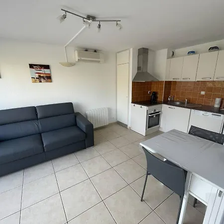 Apartment Cap D'agde, 2 Pieces, 4 Personnes - Fr-1-723-82 Agde
