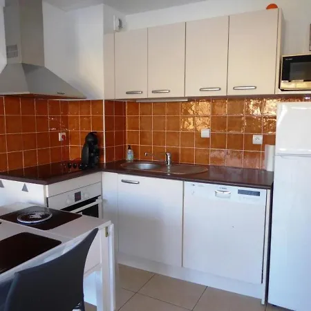 Apartment Cap D'agde, 2 Pieces, 4 Personnes - Fr-1-723-82 Agde
