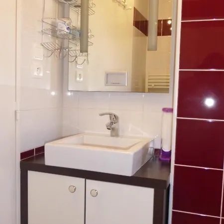 Cap D'agde, 2 Pieces, 4 Personnes - Fr-1-723-82 *